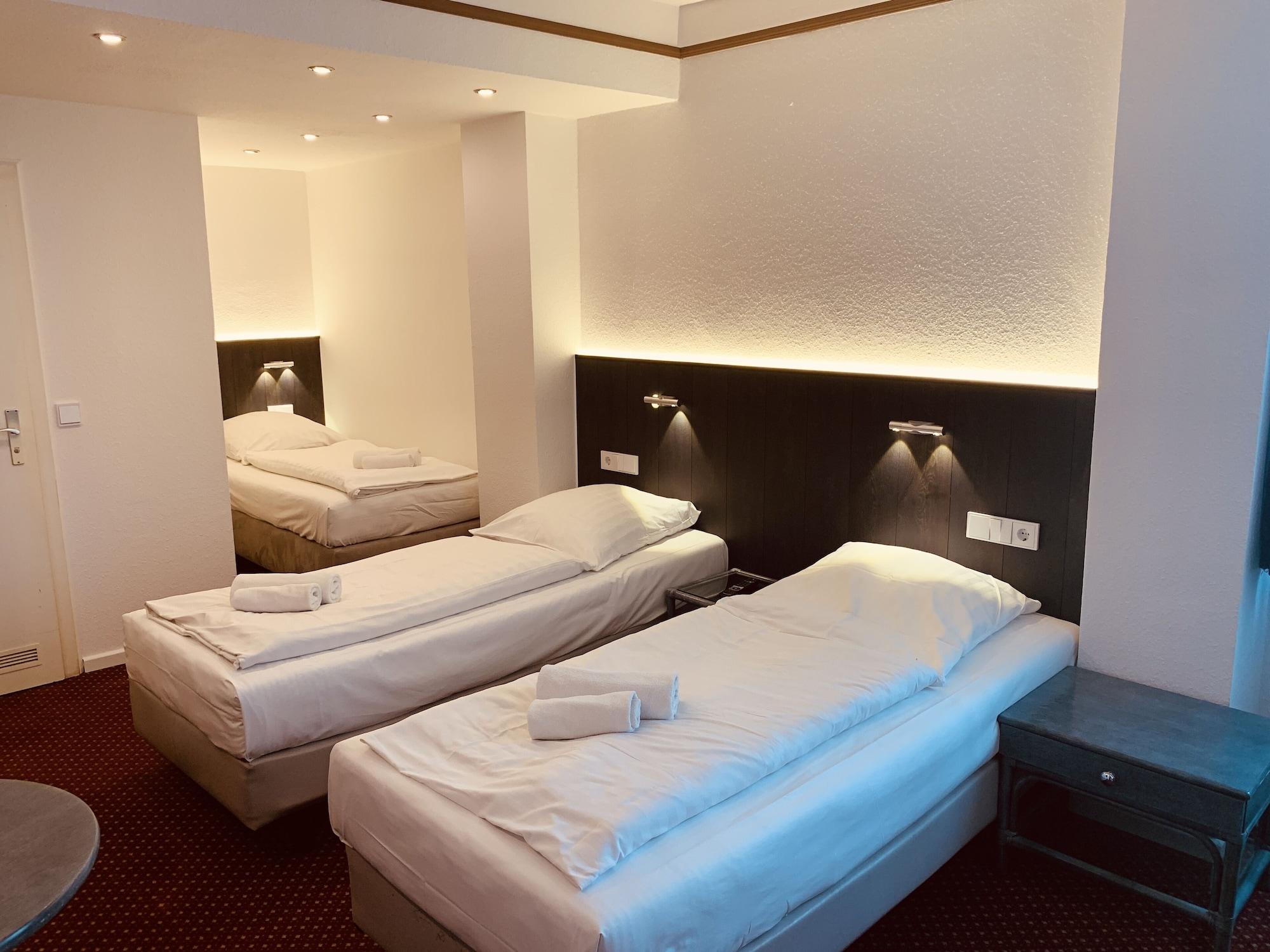 Hotel Kunibert Der Fiese Cologne Exterior photo