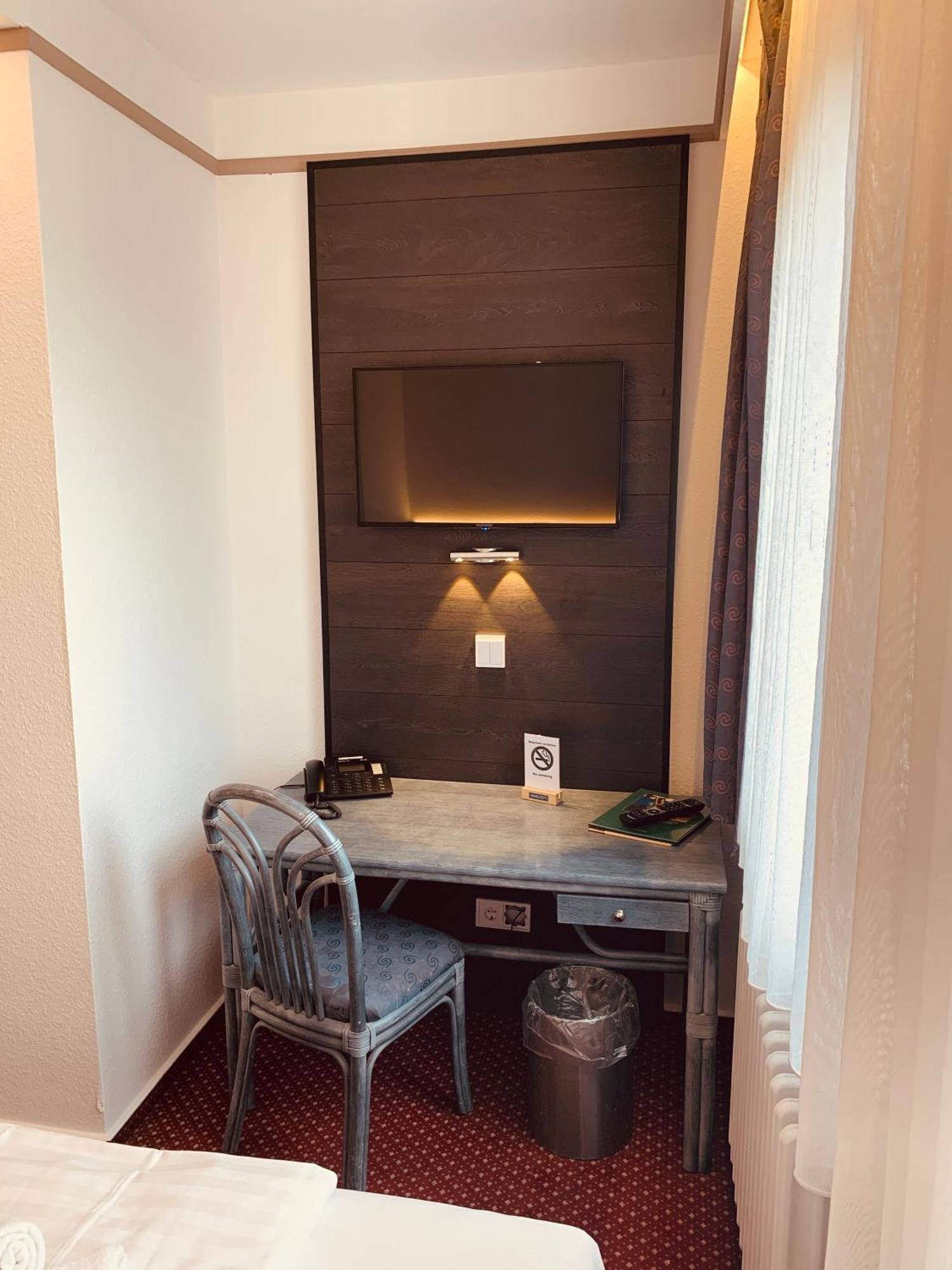 Hotel Kunibert Der Fiese Cologne Room photo