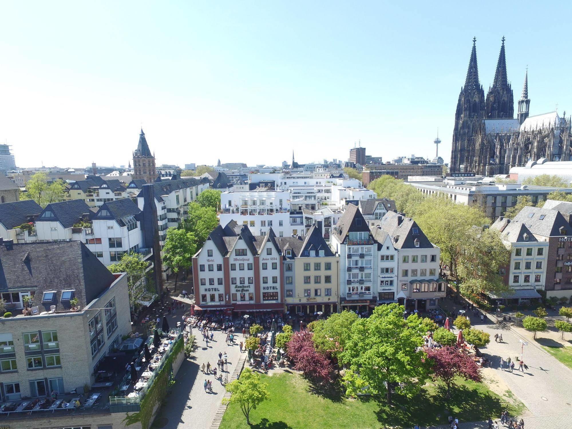 Hotel Kunibert Der Fiese Cologne Exterior photo
