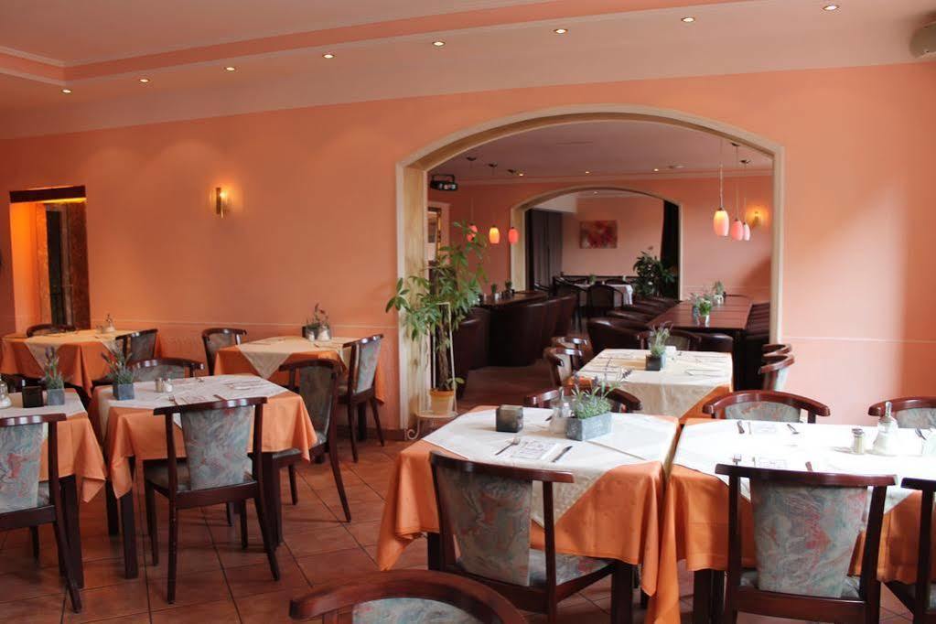 Hotel Kunibert Der Fiese Cologne Exterior photo